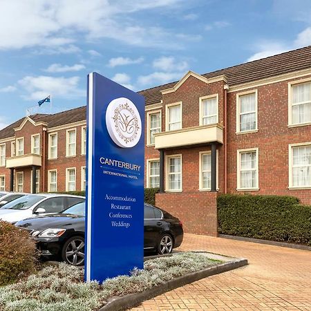 Canterbury International Hotel Forest Hill Exterior photo