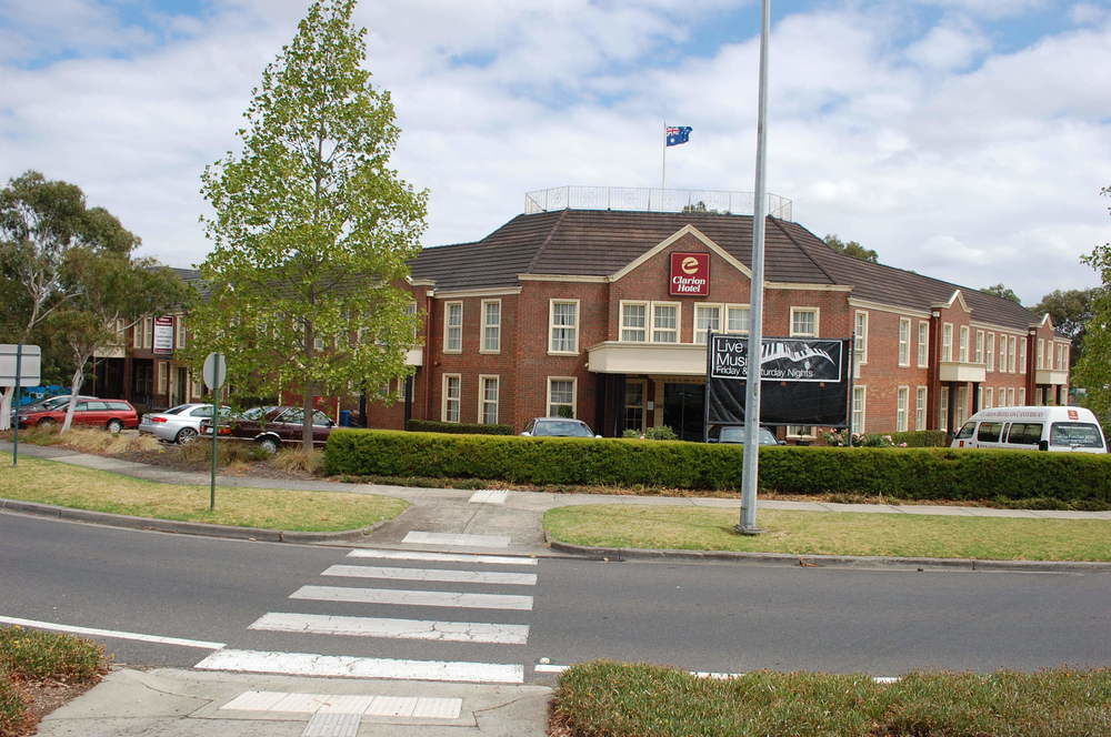 Canterbury International Hotel Forest Hill Exterior photo